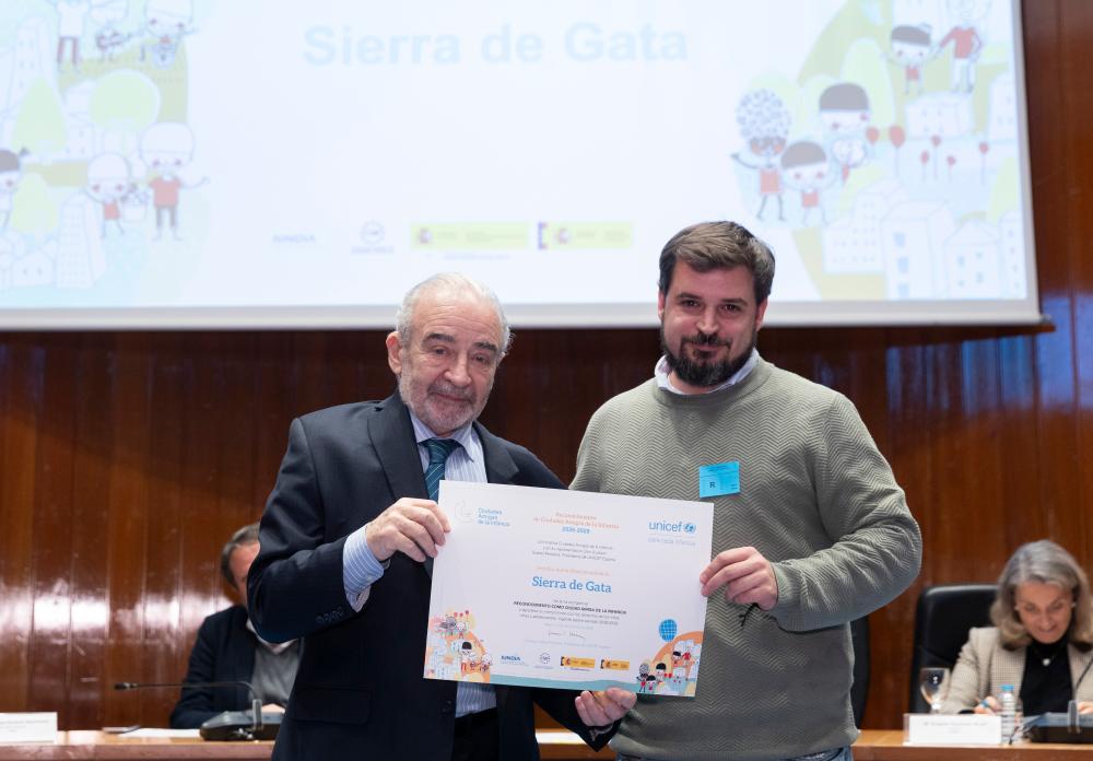 Imagen LA MANCOMUNIDAD DE MUNICIPIOS SIERRA DE GATA RECIBE EL RECONOCIMIENTO 'CIUDAD AMIGA DE LA INFANCIA' POR SU COMPROMISO CON LA PARTICIPACIÓN INFANTIL Y ADOLESCENTE